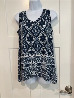 Sonoma Navy and White Geo-Pattern V-Neck Tank